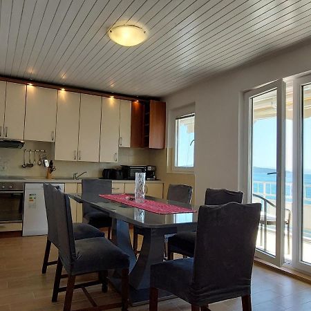 Apartman Figaro Pogled Od Milijun Dolara, 2 Tusa, 2 Wc Kaštela Exteriör bild