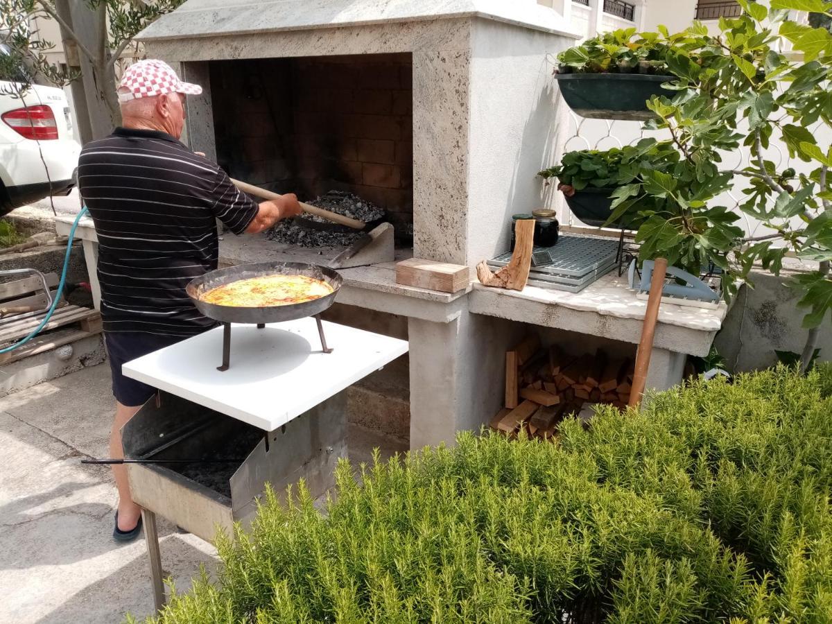 Apartman Figaro Pogled Od Milijun Dolara, 2 Tusa, 2 Wc Kaštela Rum bild
