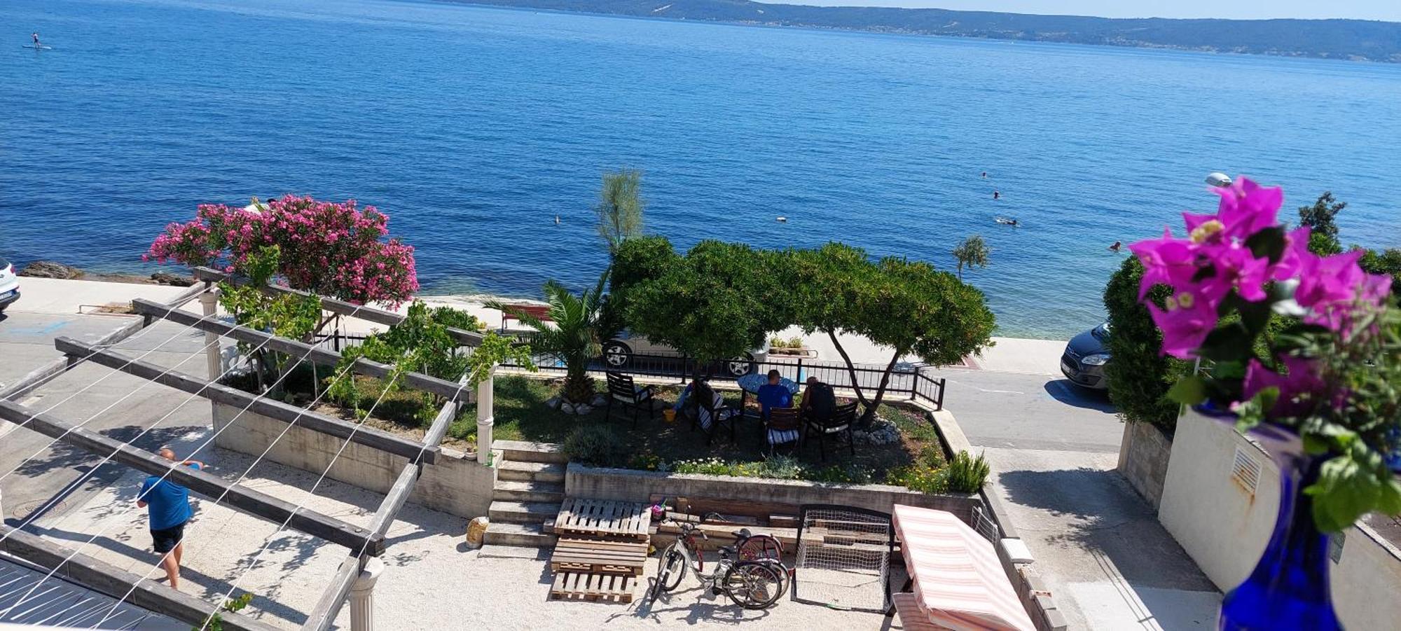Apartman Figaro Pogled Od Milijun Dolara, 2 Tusa, 2 Wc Kaštela Exteriör bild