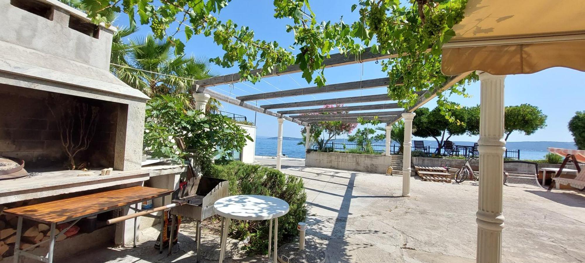 Apartman Figaro Pogled Od Milijun Dolara, 2 Tusa, 2 Wc Kaštela Exteriör bild