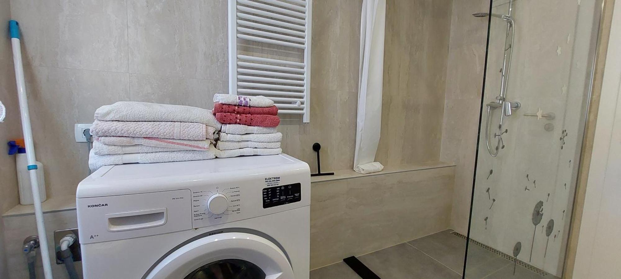 Apartman Figaro Pogled Od Milijun Dolara, 2 Tusa, 2 Wc Kaštela Exteriör bild